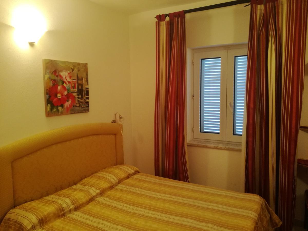 Villa Adele Понца Екстериор снимка